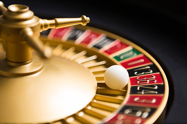 Sic Bo Dadu dice game interface showing three dice and betting options on login pangkalantoto